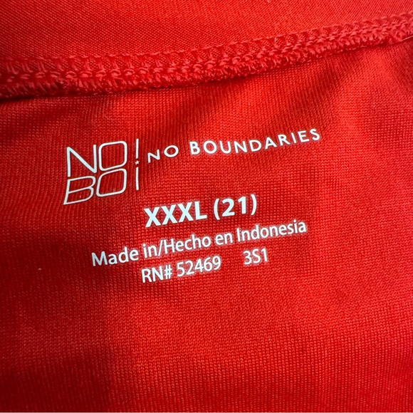 GUC No Boundaries V-Neck Tee - Picture 3 of 6